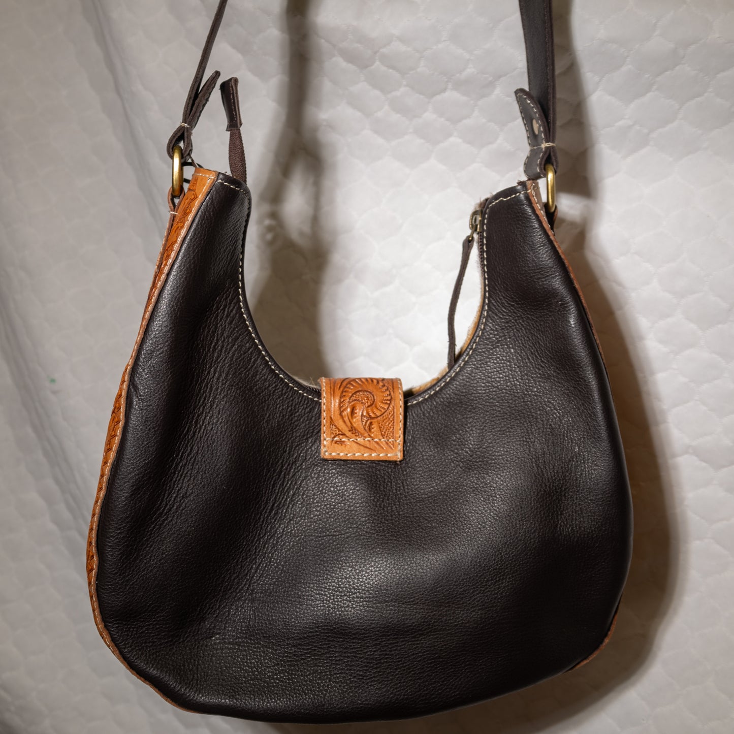 #86 CROSS BODY TOOLED LEATHER BASKET / COWHIDE FRONT / LEATHER BACK