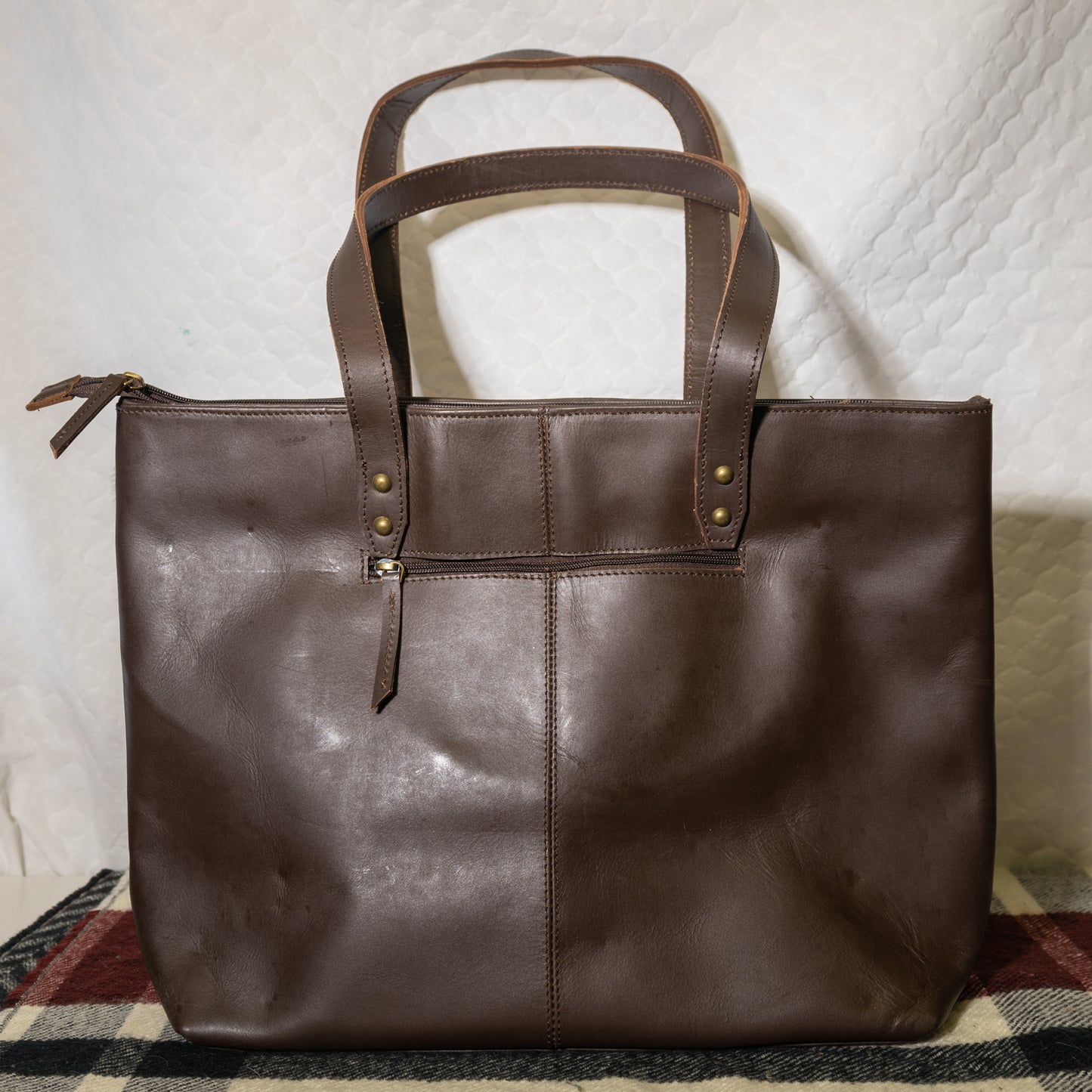 #101 LARGE TOTE / COWHIDE FRONT/ LEATHER BACK/ ZIPPERED POUCH ON BACK
