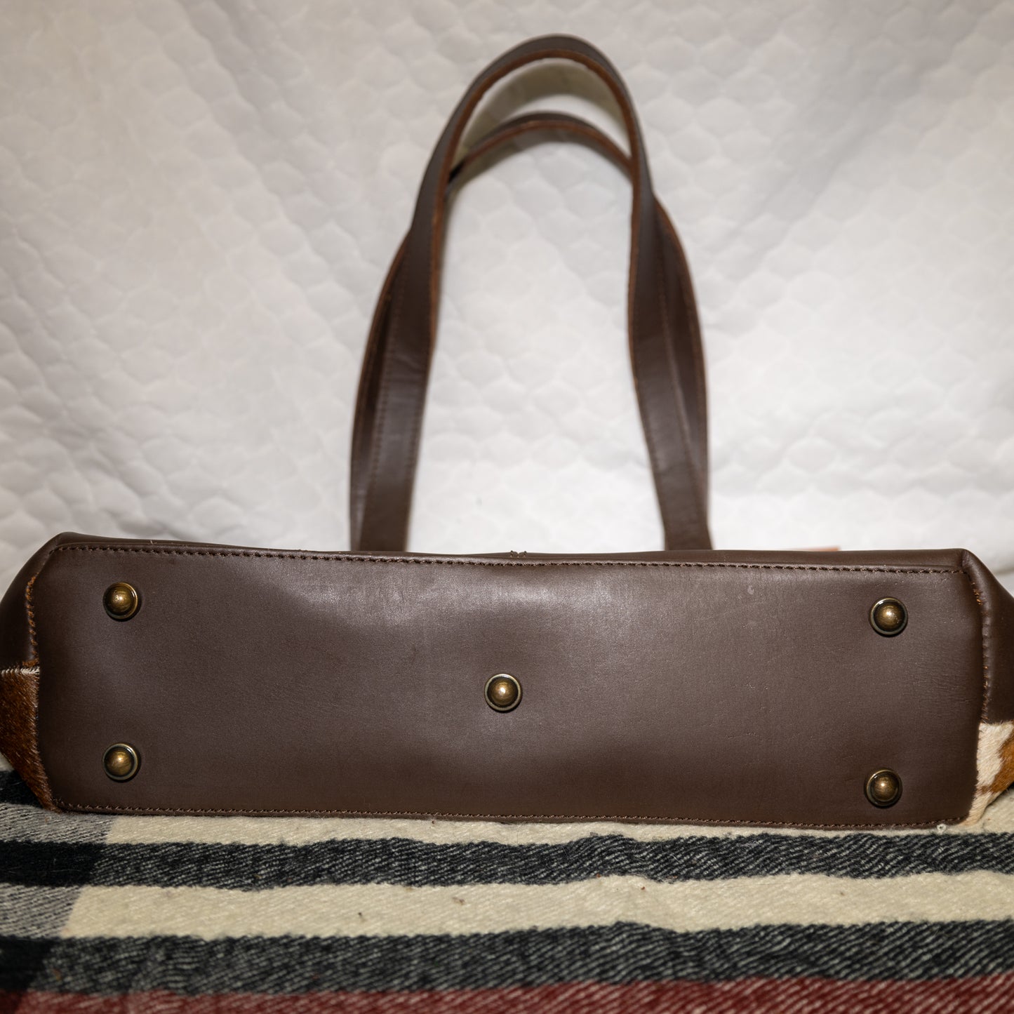 #101 LARGE TOTE / COWHIDE FRONT/ LEATHER BACK/ ZIPPERED POUCH ON BACK