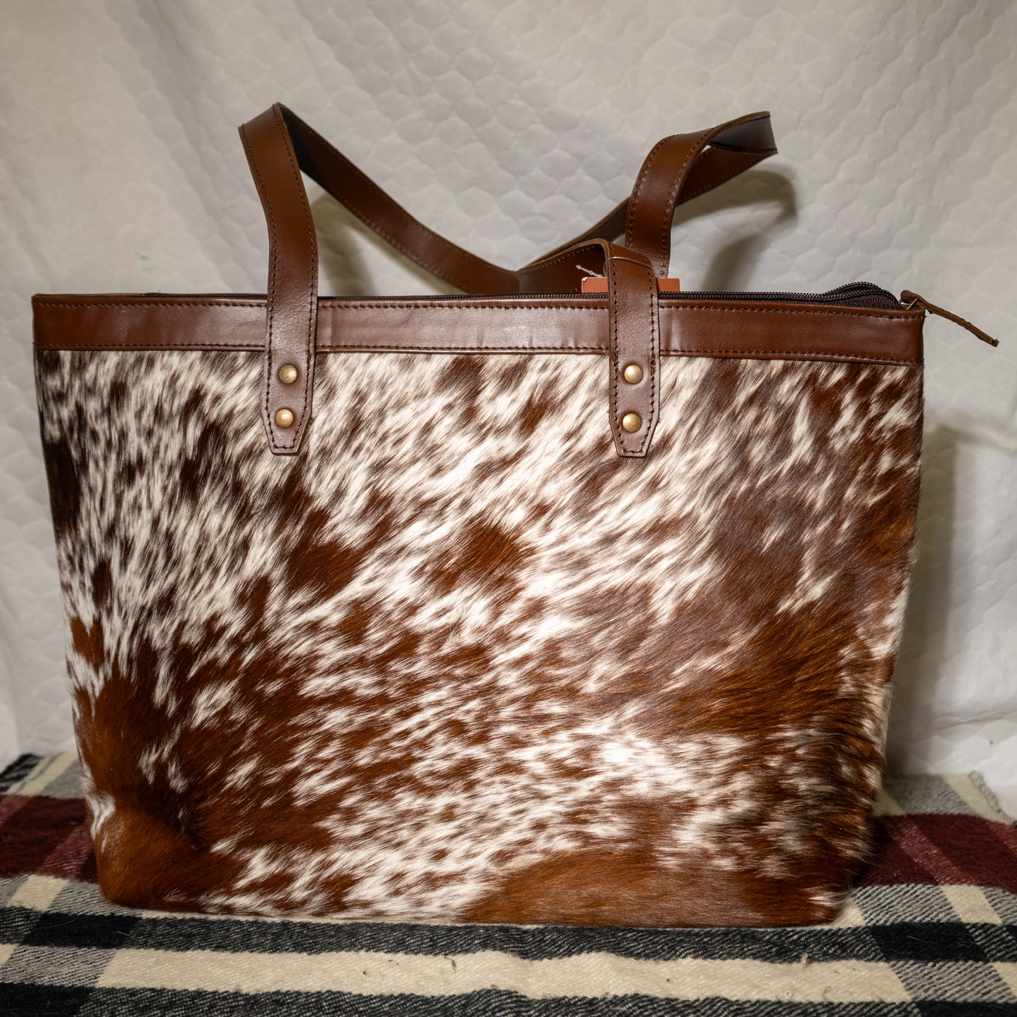 #101 LARGE TOTE / COWHIDE FRONT/ LEATHER BACK/ ZIPPERED POUCH ON BACK