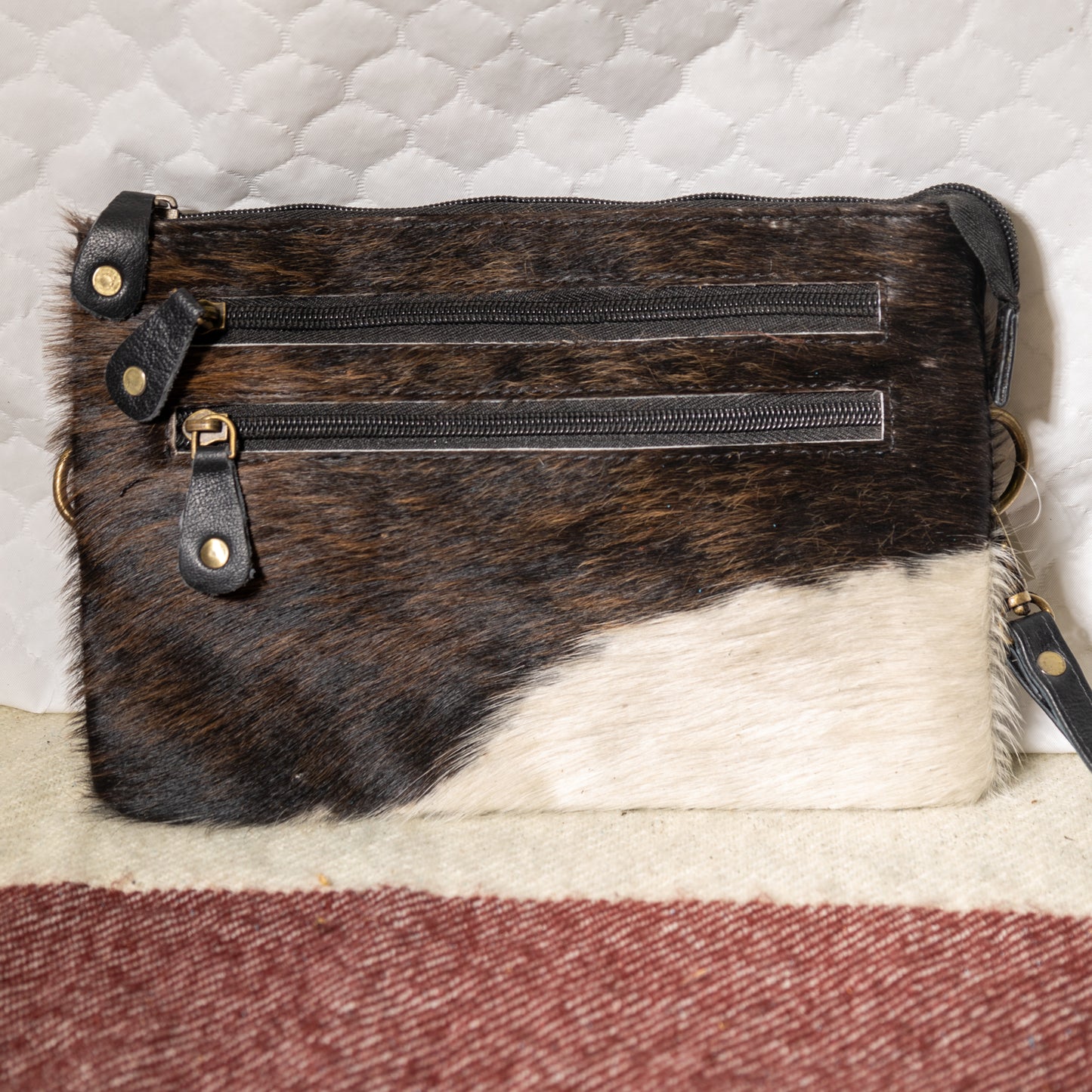 #159 CROSS BODY ZIPPER FRONT/ COWHIDE FRONT/LEATHER BACK