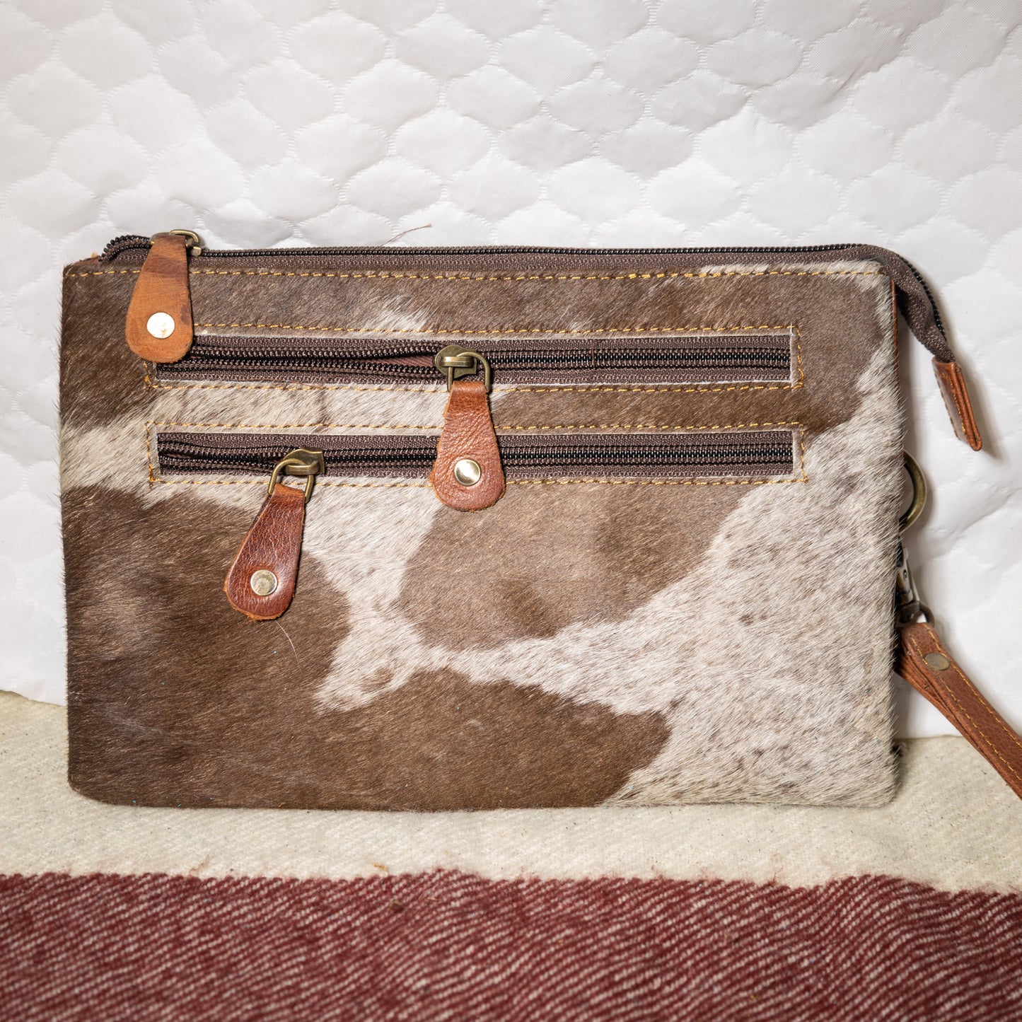 #159 CROSS BODY ZIPPER FRONT/ COWHIDE FRONT/LEATHER BACK