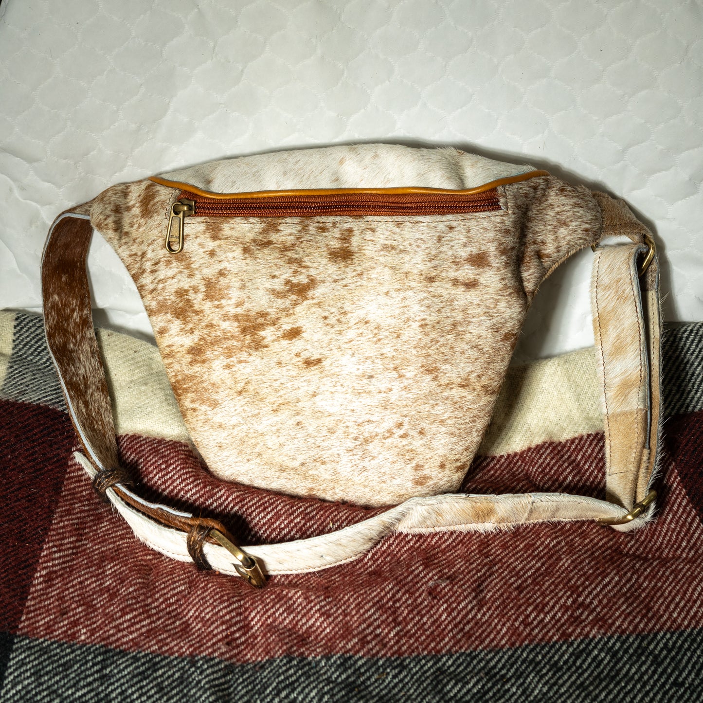 209 COWHIDE FANNY PAK ZIPPER IN FRONT AND BACK