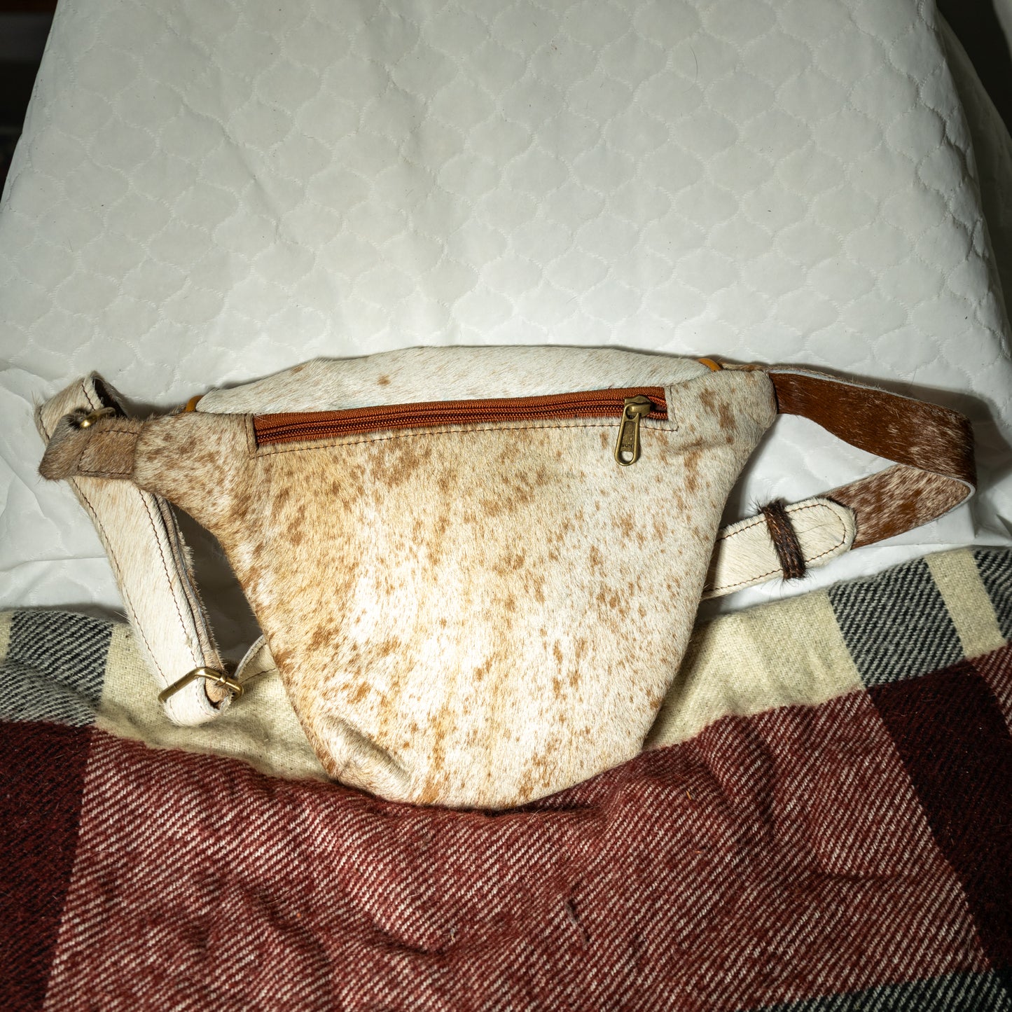 209 COWHIDE FANNY PAK ZIPPER IN FRONT AND BACK
