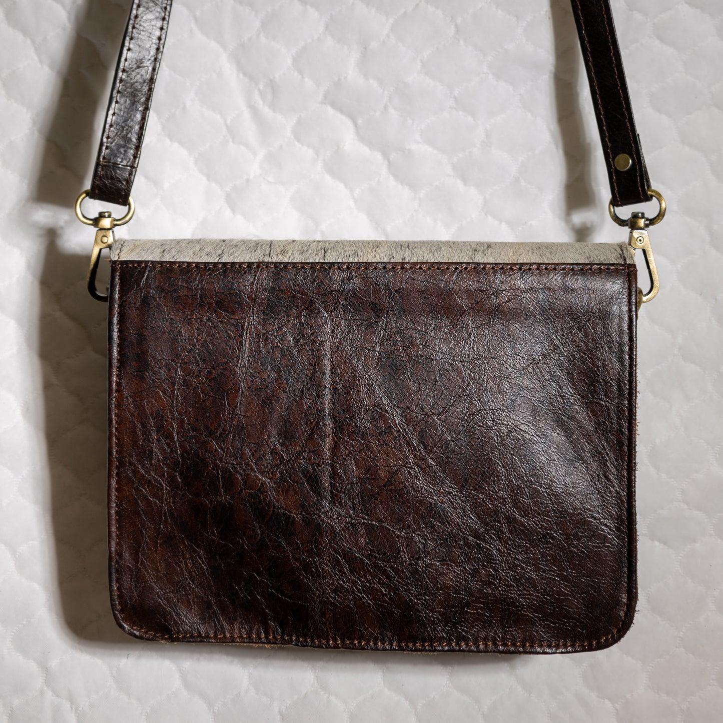 #44 CROSSBODY W/ MAGNETIC CLASP (NO ZIPPER)