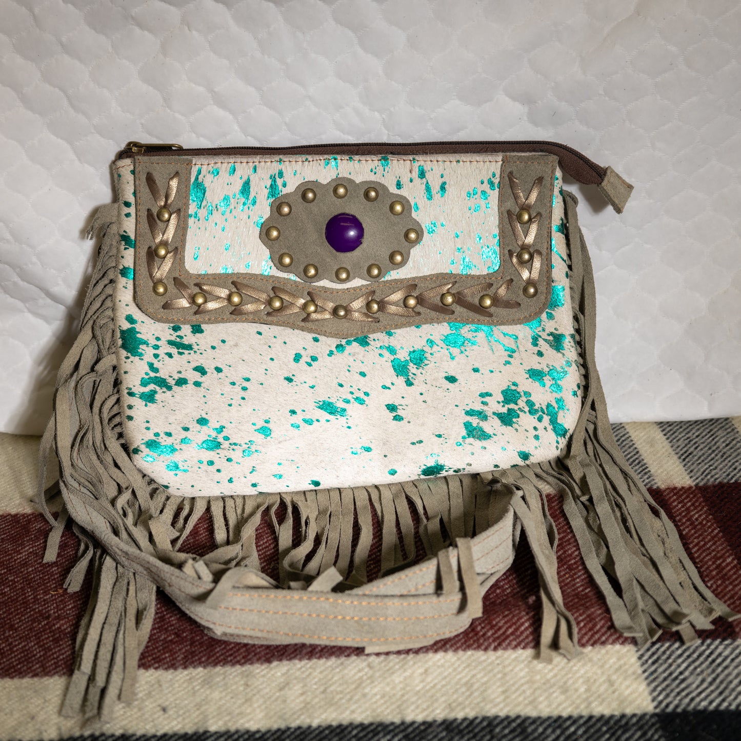 #57 CROSS BODY W/ LACING/ RIVETS/ CENTER STONE