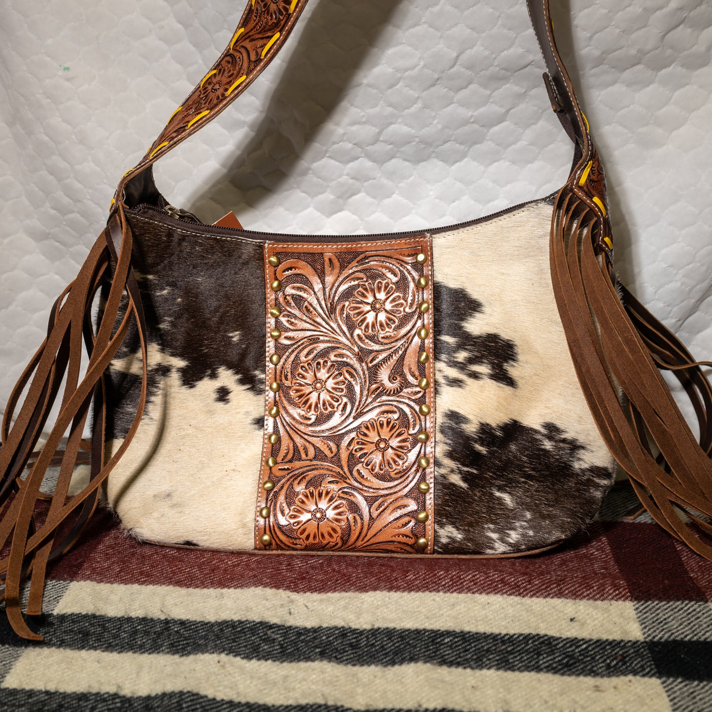 #72 PURSE/ WIDE STRAP/ TOOLED LEATHER OVER COWHIDE FRONT/ ZIPPERED BACK