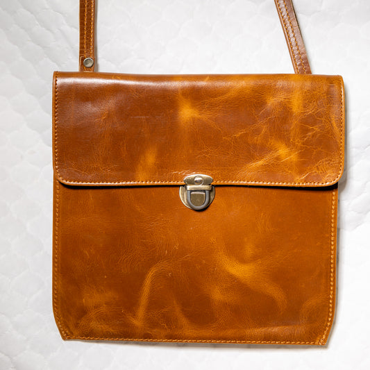 #82 LEATHER PURSE/ CROSS BODY