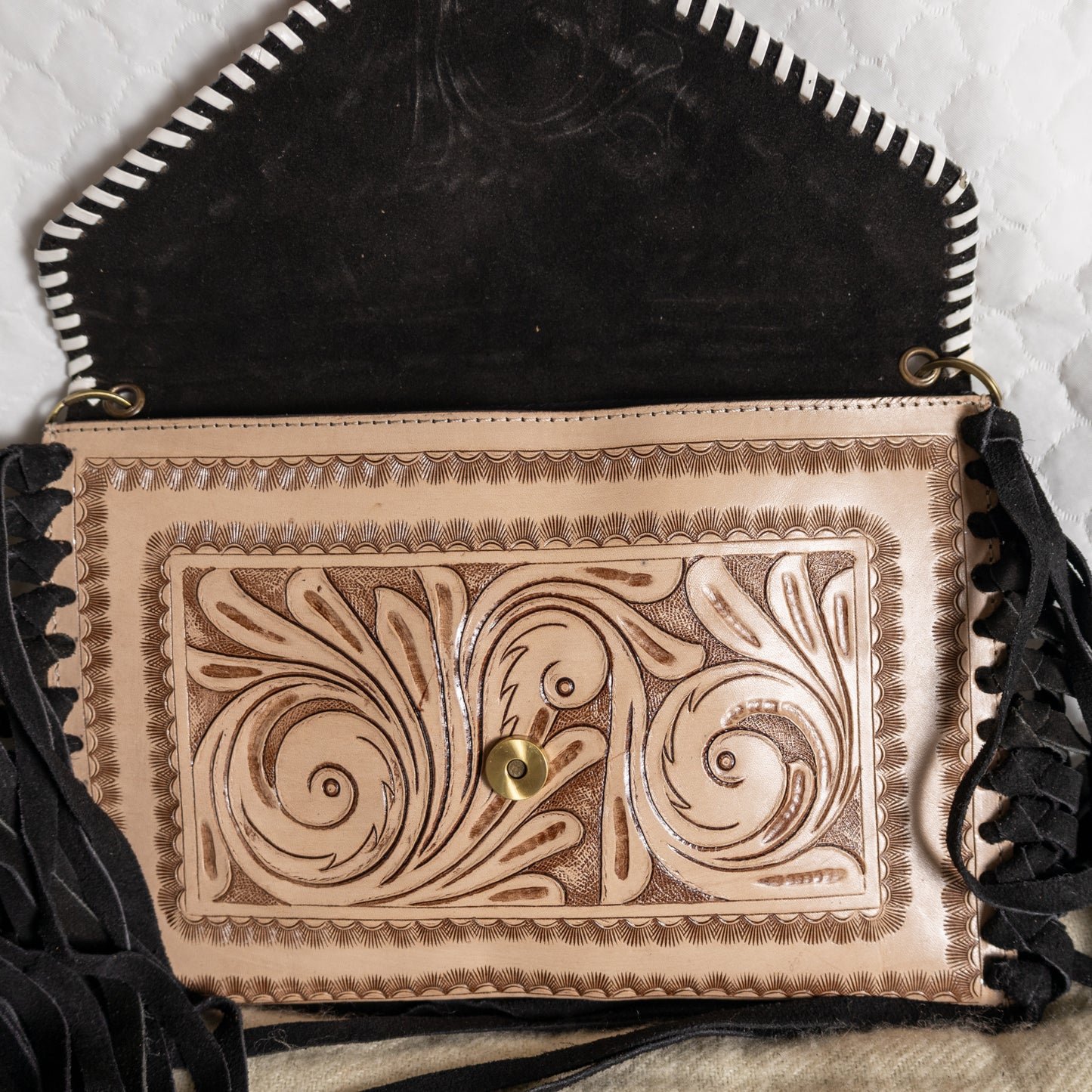 #114 CROSSBODY TOOLED LEATHER W/ FRINGED SIDES