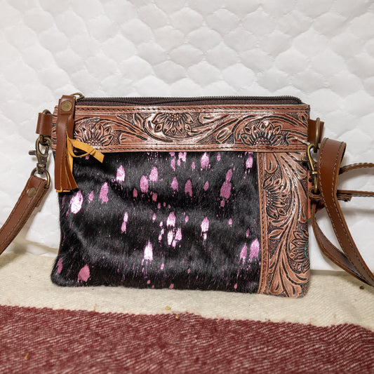 #152 WRISTLET STYLE/ CROSS BODY/ GLITTER COWHIDE