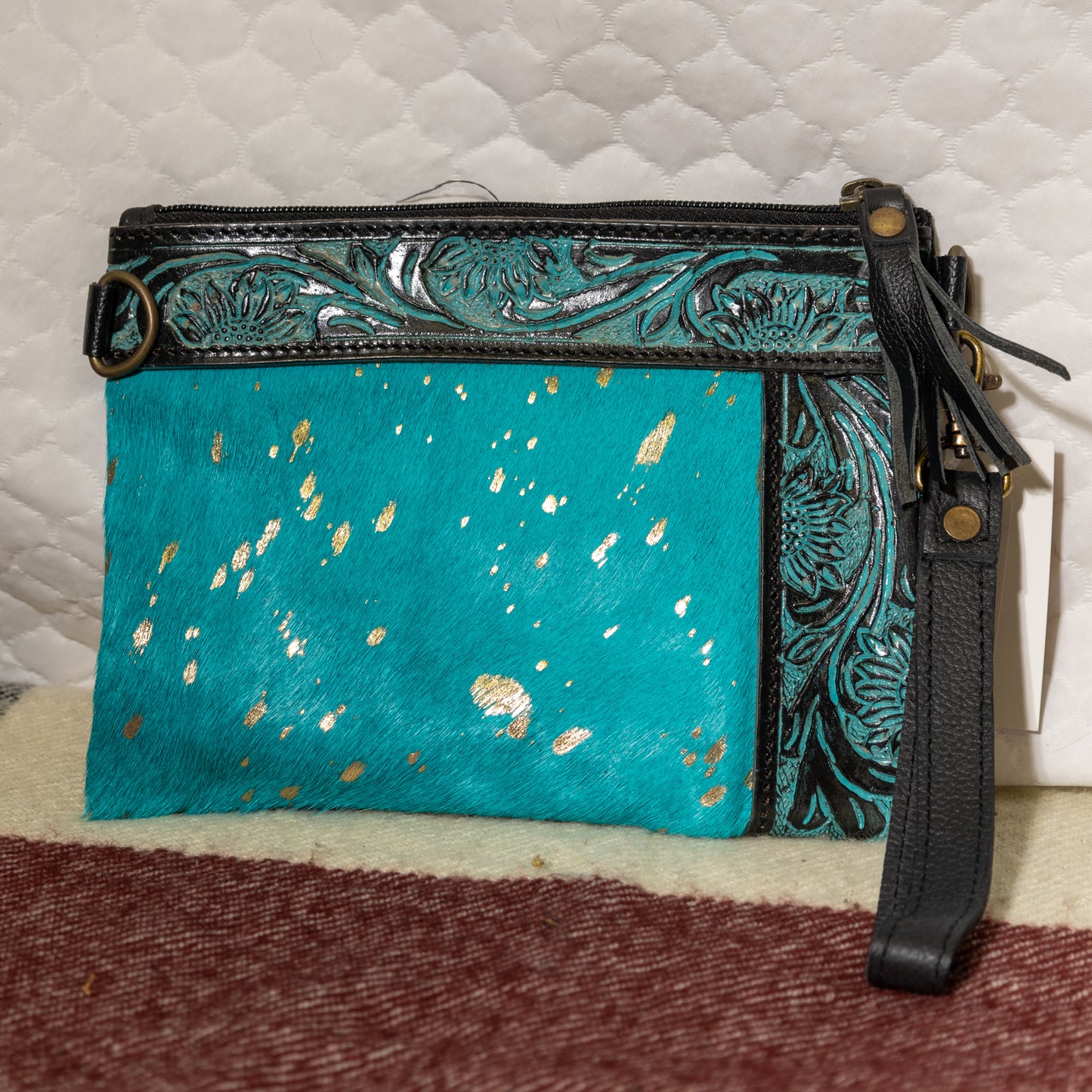 #152 WRISTLET STYLE/ CROSS BODY/ GLITTER COWHIDE