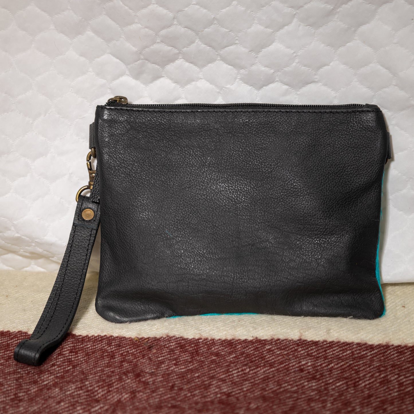 #152 WRISTLET STYLE/ CROSS BODY/ GLITTER COWHIDE