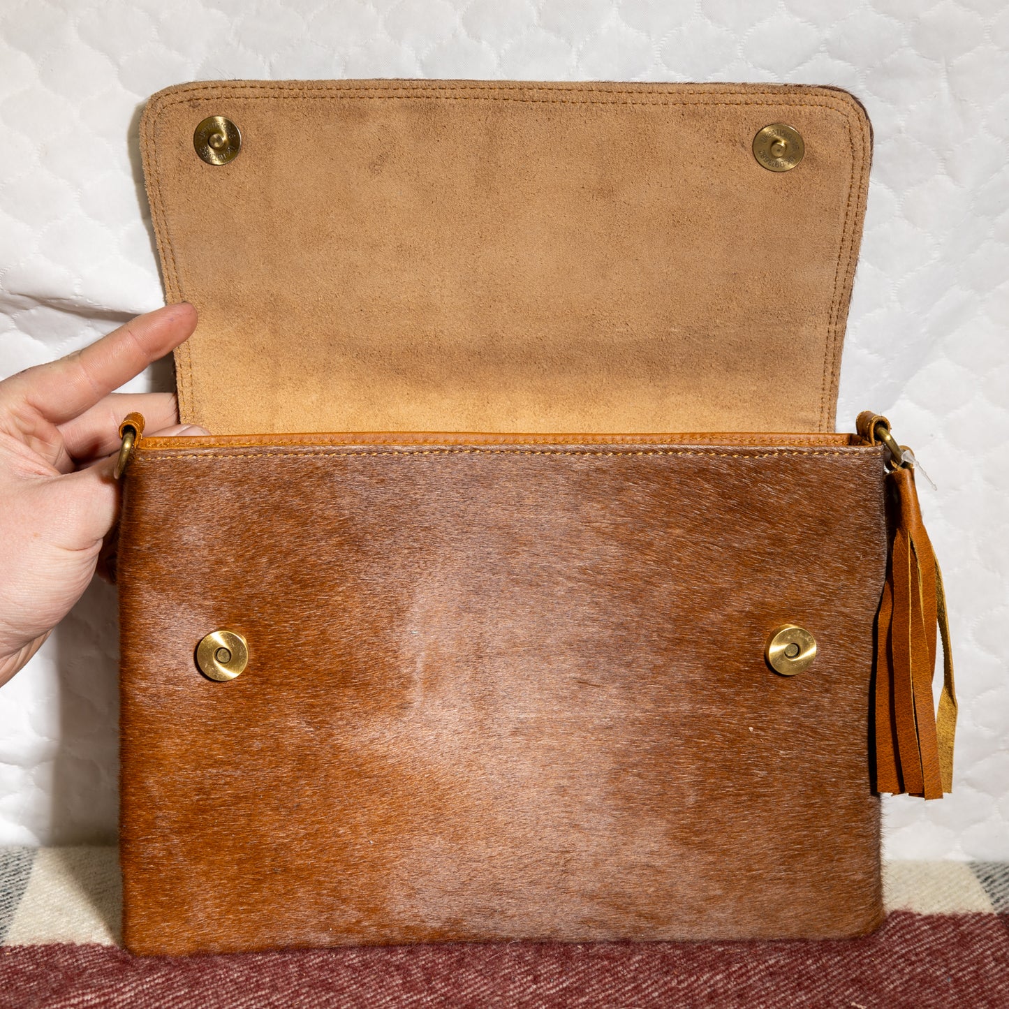 #165 CROSS BODY COWHIDE FRONT AND FLAP/ LEATHER BACK