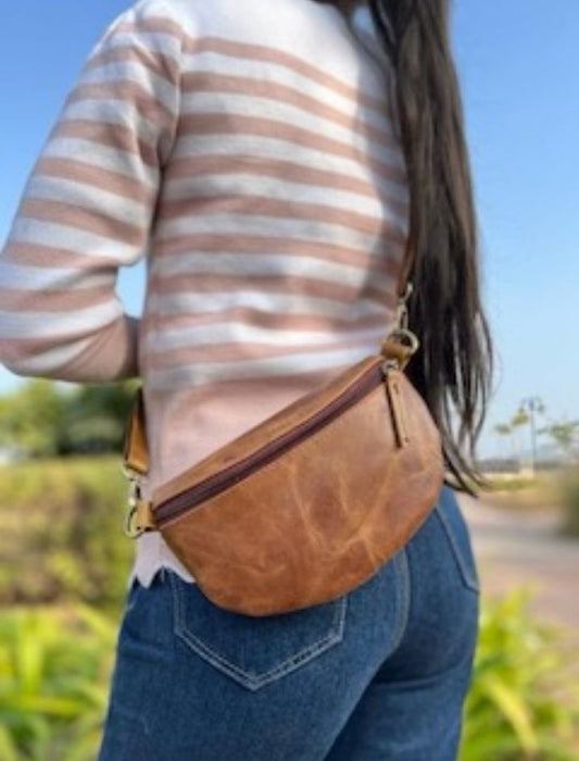 # 224 CROSS BODY ALL LEATHER ZIPPERED TOP