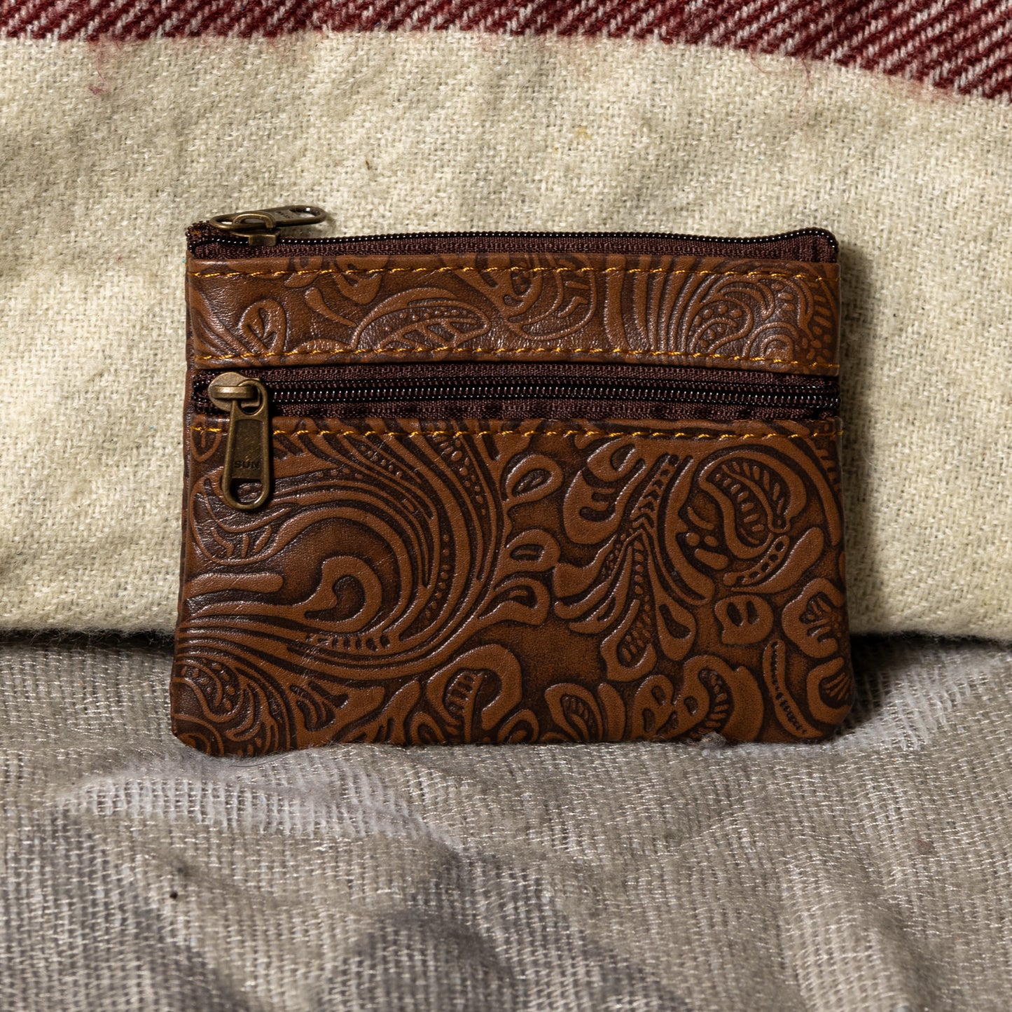 #247 CHANGE PURSE/ SMOOTH TOOLED LEATHER/ ZIPPERED POUCH ON BACK