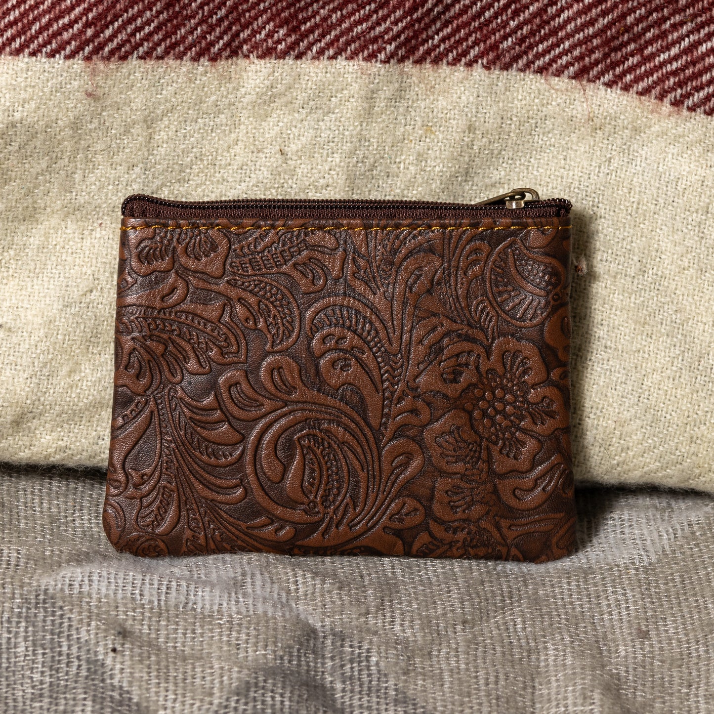 #247 CHANGE PURSE/ SMOOTH TOOLED LEATHER/ ZIPPERED POUCH ON BACK