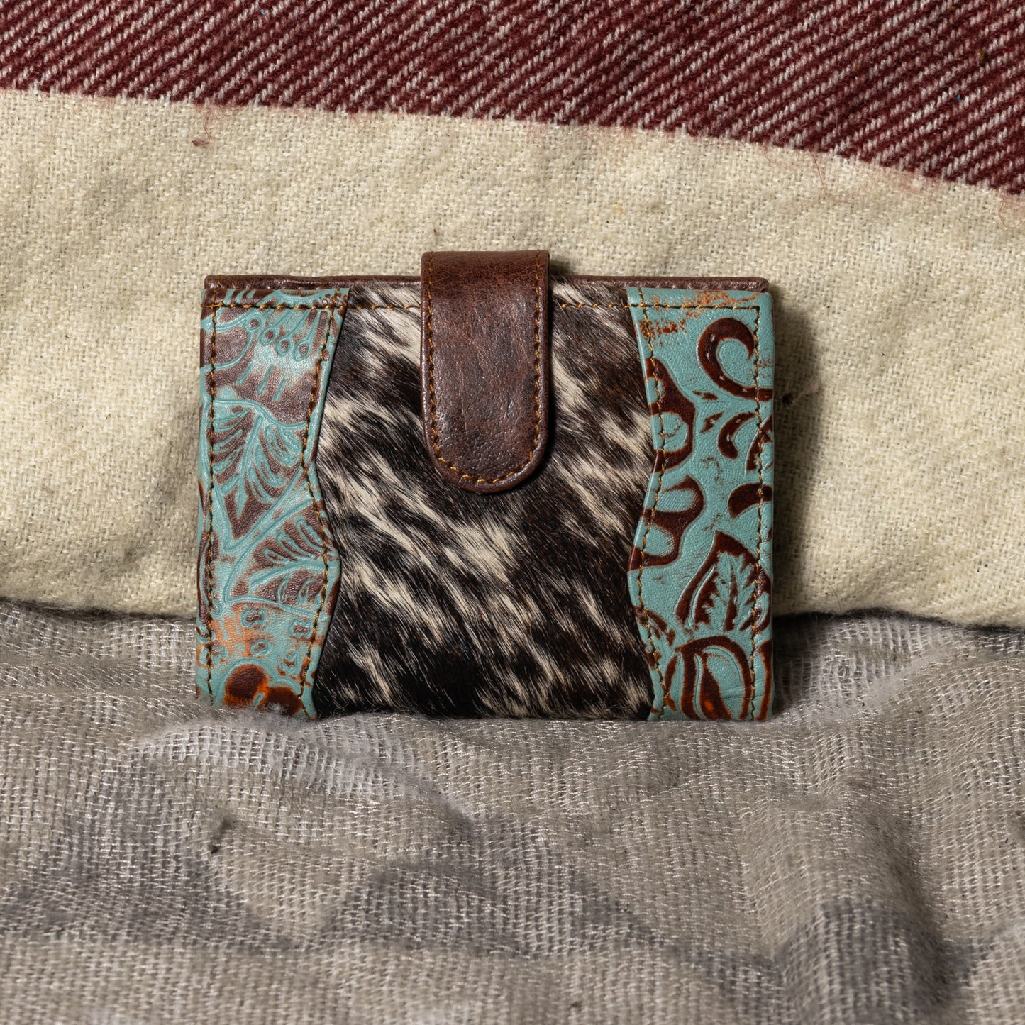 #257 UNISEX WALLET/TOOLED ON SIDE/COWHIDE CENTER/ ZIPPER BACK