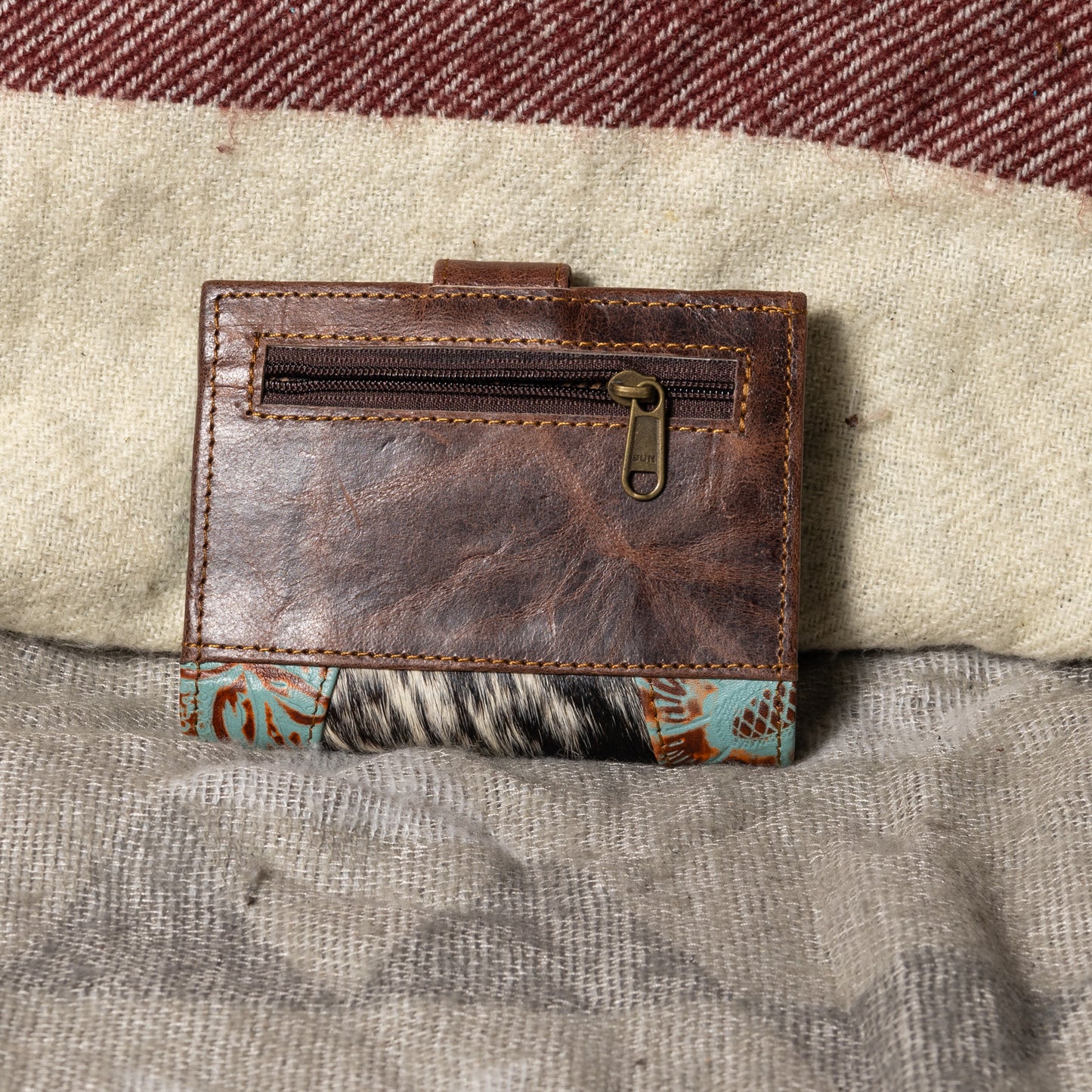 #257 UNISEX WALLET/TOOLED ON SIDE/COWHIDE CENTER/ ZIPPER BACK