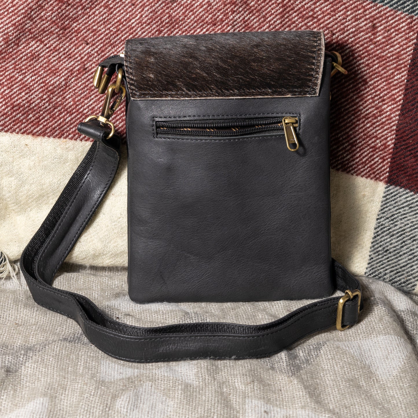 #87 CROSS BODY POUCH STYLE / LEATHER BODY WITH COWHIDE FOLDOVER