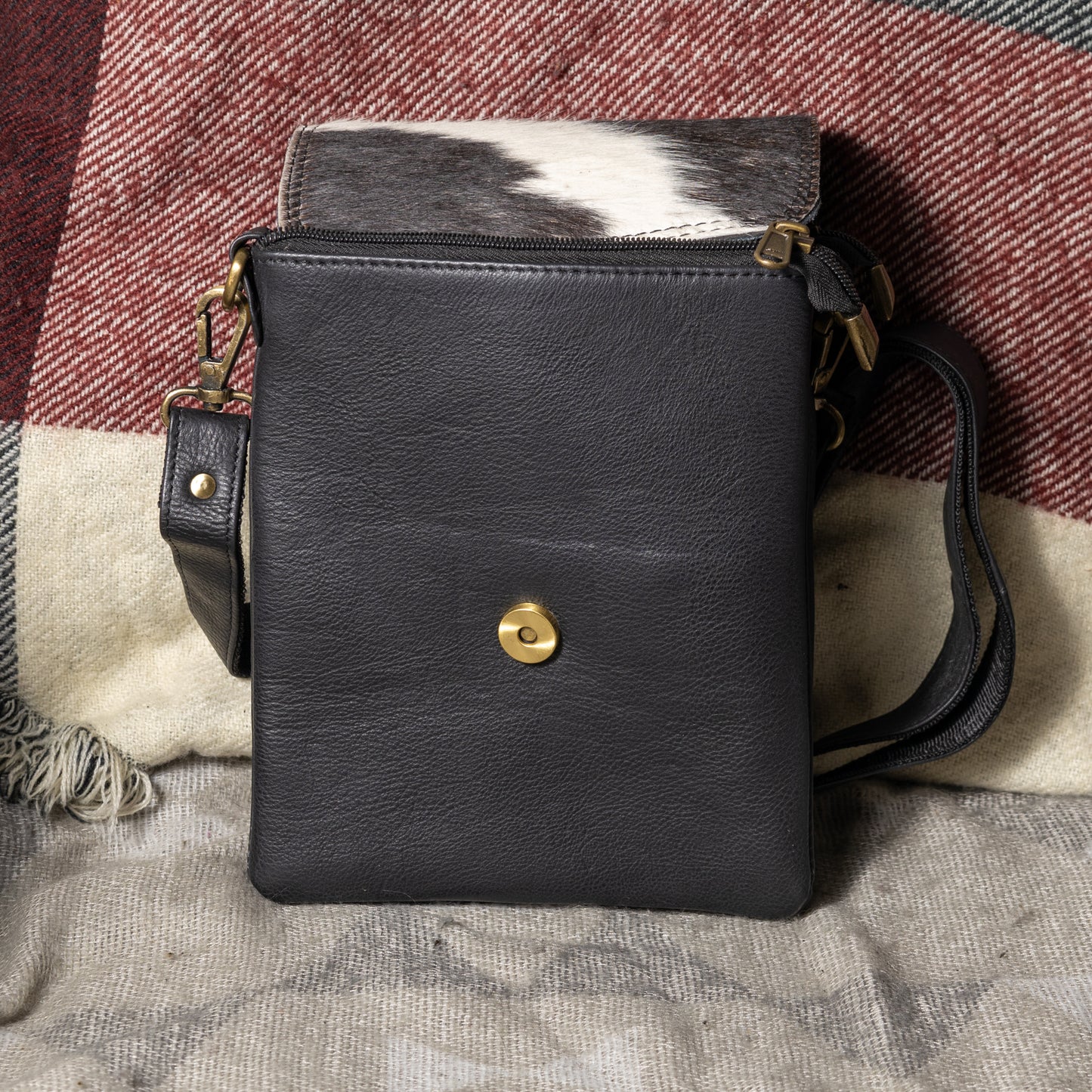 #87 CROSS BODY POUCH STYLE / LEATHER BODY WITH COWHIDE FOLDOVER